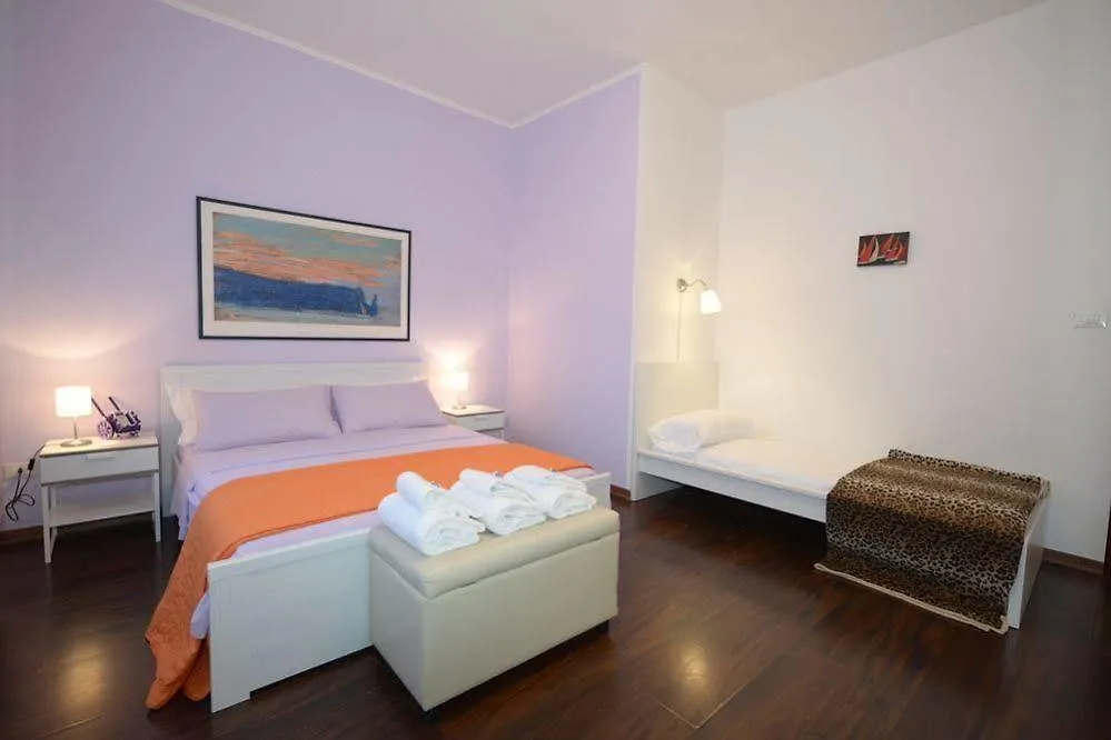 A To Casa Bed and Breakfast Palermo 2*,