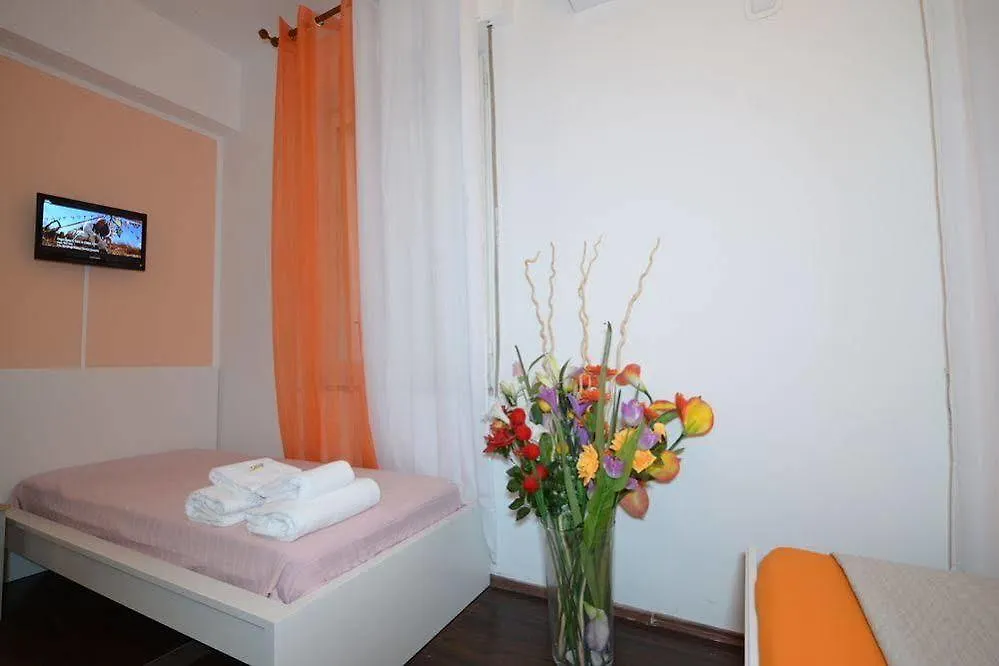 Bed and Breakfast A To Casa Palermo 2*,